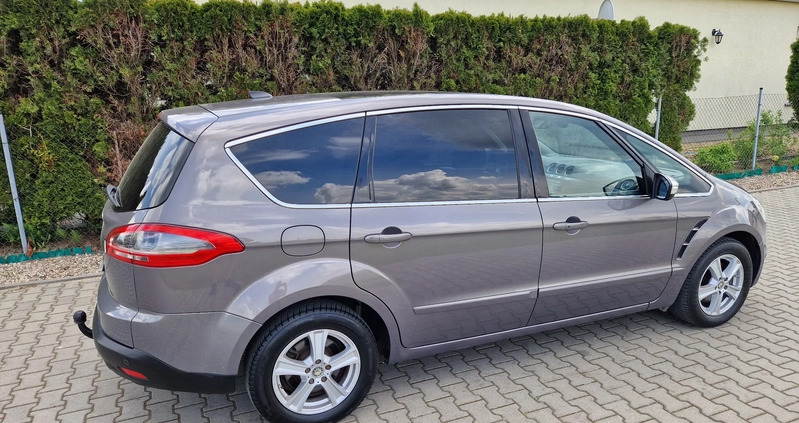 Ford S-Max cena 39900 przebieg: 235000, rok produkcji 2013 z Gniezno małe 211